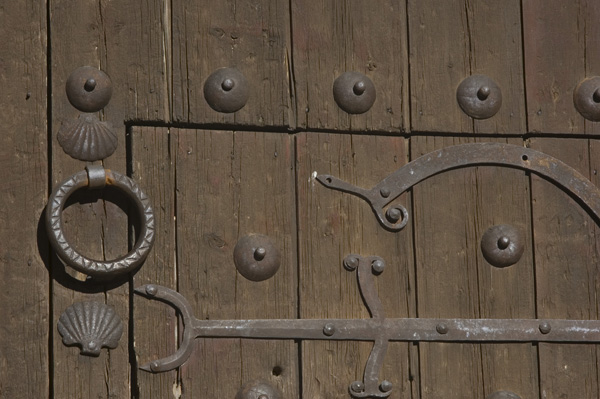 Recorrido por los edificios públicos más destacados de la ciudad, desde los más antiguos hasta los más recientes.