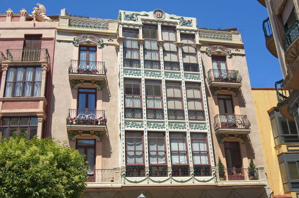 Un vistazo rápido por algunos de los edificios y elementos catalogados como modernistas.