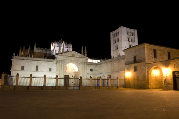 Unas cuantas imágenes sobre uno de los principales edificios de la ciudad que cuenta con una interesante mezcla de estilos.