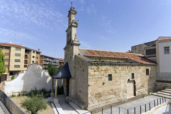 Recorrido a través de las imágenes de algunos monumentos románicos que se conservan en la ciudad.