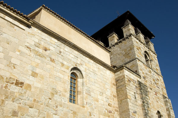 Recorrido a través de las imágenes de algunos monumentos románicos que se conservan en la ciudad.