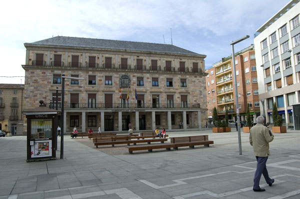 Un recorrido por las calles y plazas más típicas de Zamora.