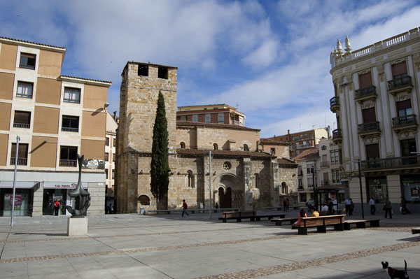 Un recorrido por las calles y plazas más típicas de Zamora.