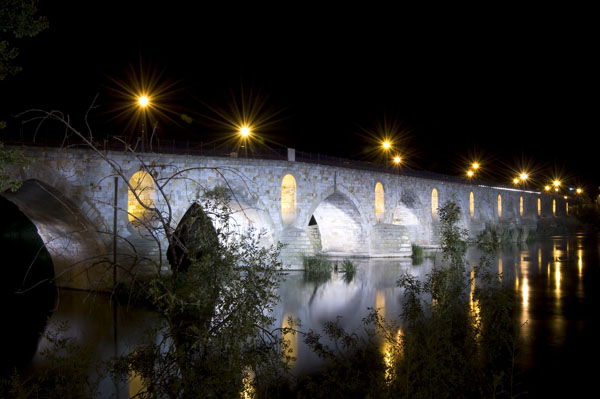Un paseo por las márgenes y sus puentes y parques.