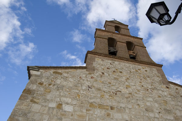 Recorrido a través de las imágenes de algunos monumentos románicos que se conservan en la ciudad.