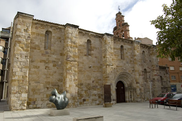 Recorrido a través de las imágenes de algunos monumentos románicos que se conservan en la ciudad.