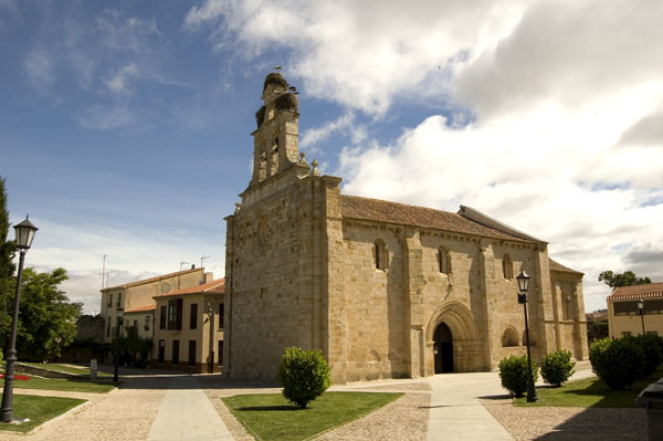 Recorrido a través de las imágenes de algunos monumentos románicos que se conservan en la ciudad.