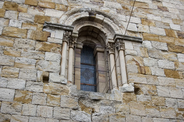 Recorrido a través de las imágenes de algunos monumentos románicos que se conservan en la ciudad.