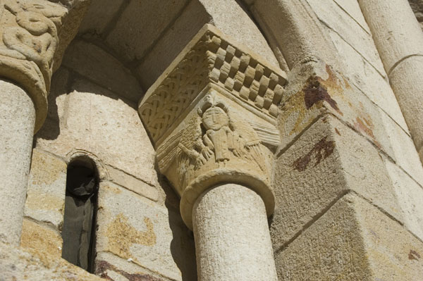 Recorrido a través de las imágenes de algunos monumentos románicos que se conservan en la ciudad.