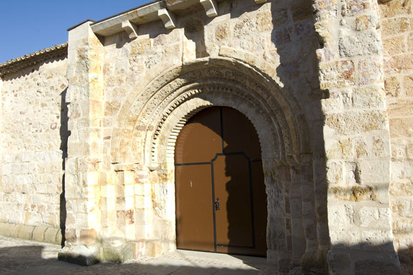 Recorrido a través de las imágenes de algunos monumentos románicos que se conservan en la ciudad.